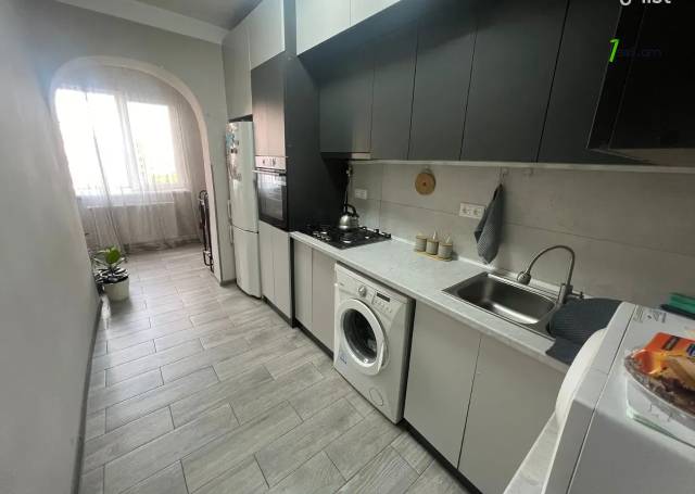 4 սենյականոց բնակարան, Ավան-Առինջ 2-րդ միկրոշրջան, 90 քմ, 7/9 հարկ, եվրովերանորոգված