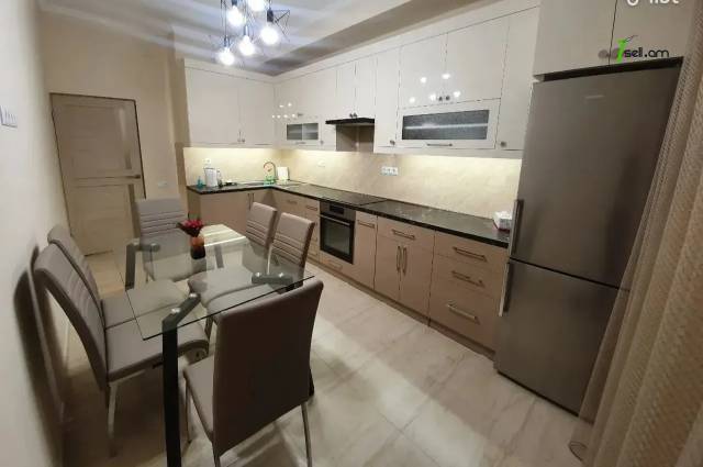 4 սենյականոց բնակարան նորակառույց շենքում Նիկողայոս Ադոնցի փողոցում, 124 ք.մ., 2 սանհանգույց