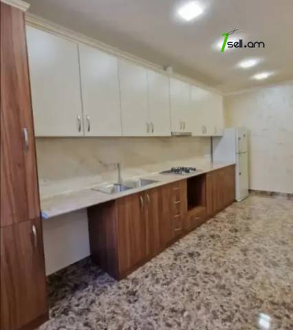 Երկու հարկանի քարե տուն, Նորք-Մարաշ վարչական շրջան Նորք Մարաշում, 300 ք.մ., 2 սանհանգույց