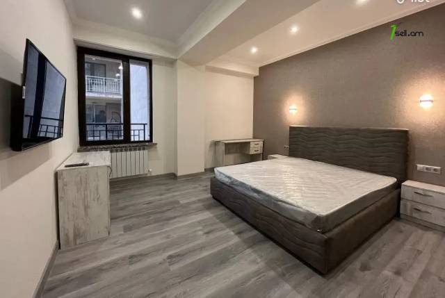 3 սենյականոց բնակարան նորակառույց շենքում Փավստոս Բուզանդի փողոցում, 72 ք.մ., բարձր առաստաղներ