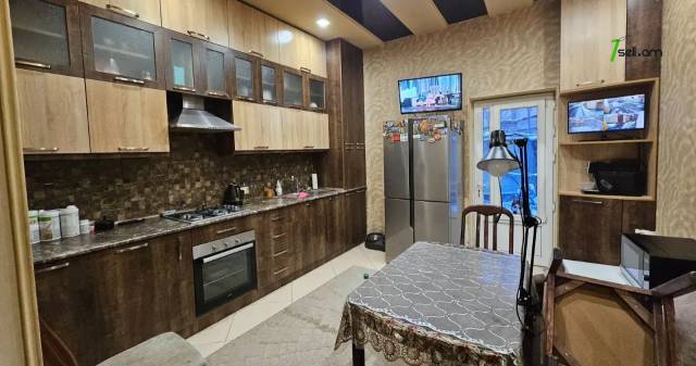 Երկու հարկանի քարե թաունհաուզ, Նորաշեն թաղամաս Աջափնյակում, 260 ք.մ., 2 սանհանգույց