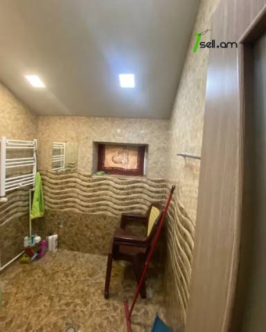 Երկու հարկանի տուն Վահան Տերյանի փողոցում Ավանում, 222 ք.մ., 2 սանհանգույց, կապիտալ վերանորոգված