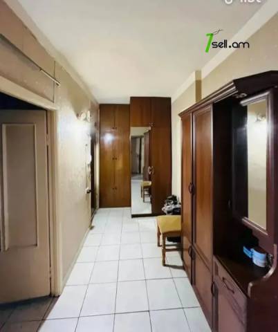 3 սենյականոց բնակարան Արցախի պողոտայում, 71 ք.մ., նախավերջին հարկ, կապիտալ վերանորոգված