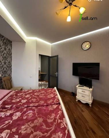 4 սենյականոց բնակարան նորակառույց շենքում Հայրիկ Մուրադյան փողոցում, 149 ք.մ., 3/18 հարկ