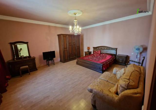 Բազմաֆունկցիոնալ գույք Պարոնյան փողոցում կենտրոնում, 280 ք.մ.