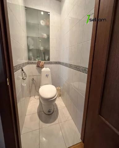 2 սենյականոց բնակարան Վարդանանց փողոցում, 62 ք.մ., բարձր առաստաղներ, 3/5 հարկ, կապիտալ վերանորոգված