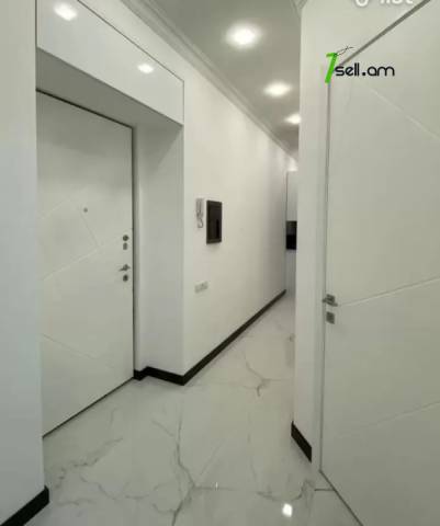2 սենյականոց բնակարան Մեսրոպ Մաշտոցի պողոտայում, 33 քմ, 2/4 հարկ, բարձր առաստաղներ