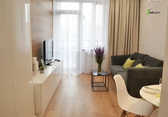 2 սենյականոց բնակարան նորակառույց շենքում Մաշտոցի պողոտայում, 47 ք.մ., բարձր առաստաղներ