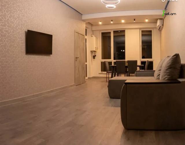 3 սենյականոց բնակարան նորակառույց շենքում Ֆուչիկի փողոցում, 71 ք.մ., 9/16 հարկ, բարձր առաստաղներ