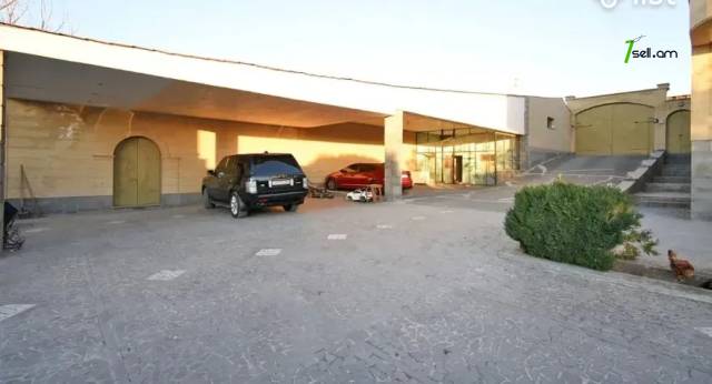 Երկու հարկանի տուն Վահան Տերյանի փողոցում Ավանում, 500 ք.մ., 3+ սանհանգույց, մեծ հողամաս