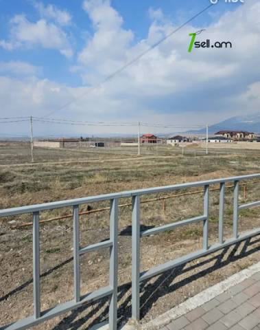 Հողատարածք բնակելի շինությունների համար Եղվարդում, 400 քմ