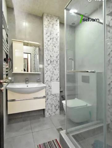 2 սենյականոց բնակարան Մարշալ Բաղրամյան պողոտայում, 45 քմ, 2/5 հարկ, բարձր առաստաղներ