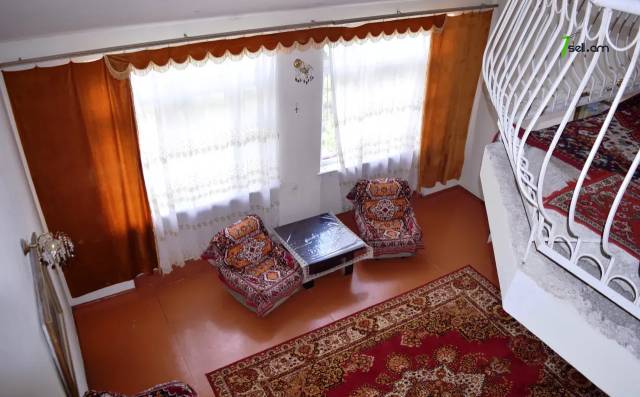 Երկու հարկանի քարե տուն, Վ. Սարգսյան փողոց 1-ին թաղամաս Գյումրիում, 308 ք.մ., կոսմետիկ վերանորոգում
