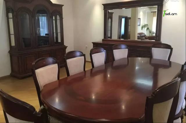 6 սենյականոց բնակարան կենտրոնում, 265 ք.մ., 2 սանհանգույց, բարձր առաստաղներ, եվրովերանորոգված