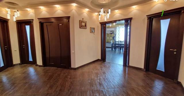 Ընդարձակ 3 սենյականոց բնակարան նորակառույց շենքում Նաիրի Զարյան փողոցում, 175 քմ, 12/16 հարկ