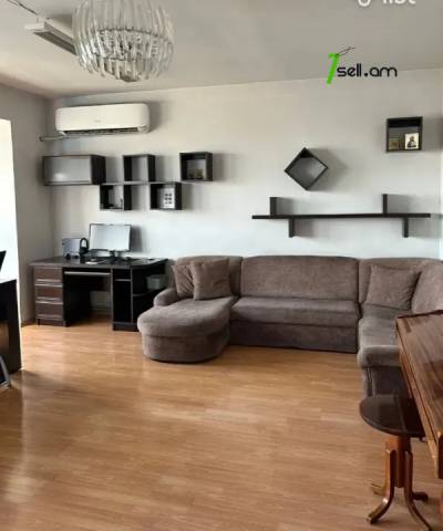 3 սենյականոց բնակարան Ռայնիսի փողոցում, 78 ք.մ., կապիտալ վերանորոգված