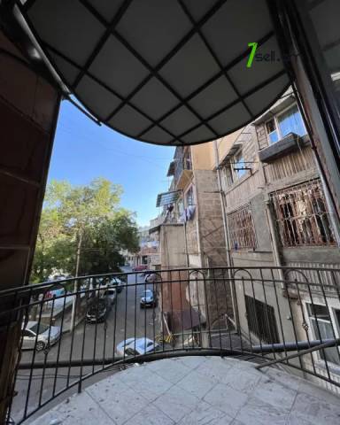 4 սենյականոց բնակարան Մեսրոպ Մաշտոցի պողոտայում, 120 քմ, 2/5 հարկ, բարձր առաստաղներ