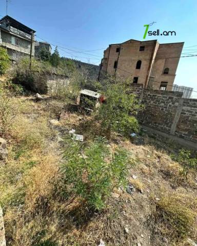 Երկու հարկանի քարե տուն Ոսկերիչների փողոցում կենտրոնում, 337 ք.մ.