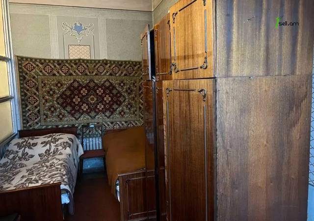 Մեկ հարկանի քարե տուն Ազատամարտիկների փողոցում Էրեբունիում, 120 քմ