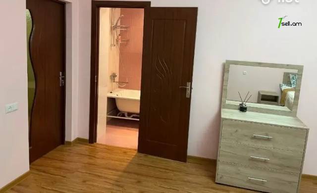 Երկու հարկանի տուն Պարույր Սևակ թաղ 2-րդ փողոցում Առինջում, 180 ք.մ., 3+ սանհանգույց