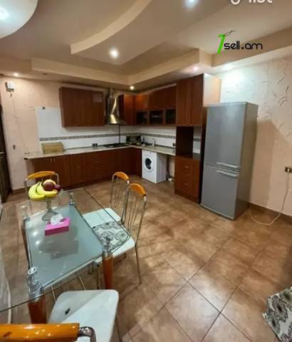 3 սենյականոց բնակարան Թոթովենցի փողոցում, 120 ք.մ., 1/5 հարկ, 2 սանհանգույց, եվրովերանորոգված