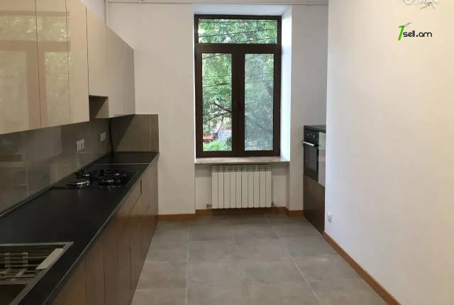 3 սենյականոց բնակարան Մեսրոպ Մաշտոցի պողոտայում, 90 քմ, 2/5 հարկ, 2 սանհանգույց, բարձր առաստաղներ