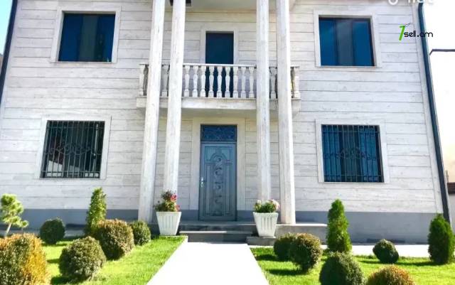Երկու հարկանի քարե տուն, Նազարբեկյան թաղամաս Աջափնյակում, 260 ք.մ., 2 սանհանգույց