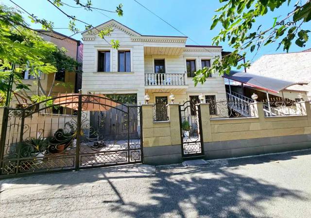 Երկու հարկանի քարե տուն Կուրղինյան փողոցում Մալաթիա Սեբաստիայում, 900 ք.մ., 2 սանհանգույց