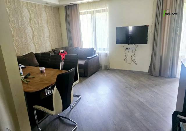 2 սենյականոց բնակարան Վահրամ Փափազյան փողոցում, 60 քմ, նախավերջին հարկ, կապիտալ վերանորոգված