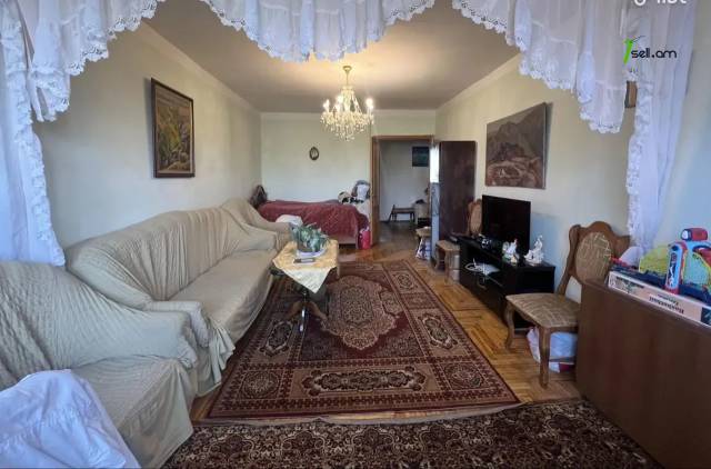 3 սենյականոց բնակարան Արտեմ Միկոյան փողոցում, 100 քմ, 3/5 հարկ, կոսմետիկ վերանորոգում, քարե շենք