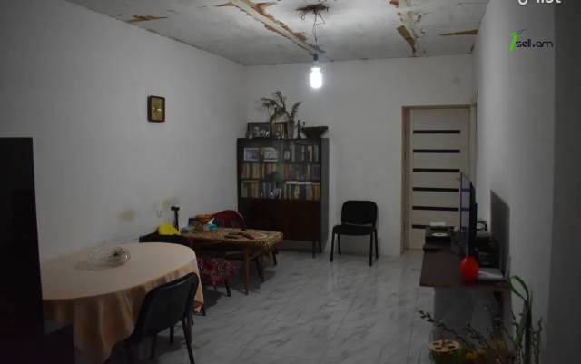 4 սենյականոց բնակարան Մոլդովական փողոցում, 85 ք.մ., մասնակի վերանորոգում, քարե շենք