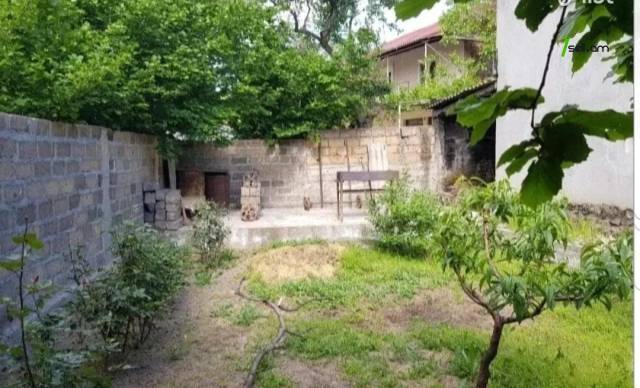 Երկու հարկանի քարե տուն, Մաշտոցի 10-րդ նրբանցք Օշականում, 260 քմ, 2 սանհանգույց