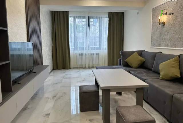 3 սենյականոց բնակարան Վաղարշ Վաղարշյան փողոցում, 80 քմ, 2/5 հարկ, մի քանի պատշգամբ