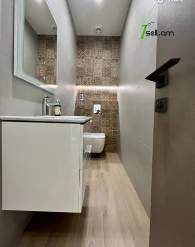 3 սենյականոց բնակարան կենտրոնում, 105 քմ, 2 սանհանգույց, բարձր առաստաղներ, կապիտալ վերանորոգված