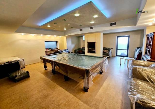 Երեք հարկանի քարե տուն Արաբկիրում, 3200 քմ, 3+ սանհանգույց, մեծ հողամաս, կապիտալ վերանորոգված