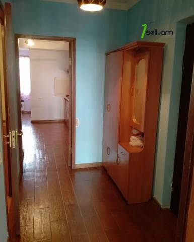 1 սենյականոց բնակարան Հանրապետության փողոցում, 48 քմ, 7/9 հարկ, կապիտալ վերանորոգված