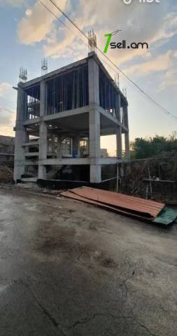 Կոմերցիոն անշարժ գույք Լուսինյանց փողոցում կենտրոնում, 200 ք.մ.