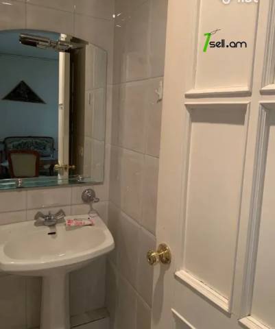 3 սենյականոց բնակարան Գյուլբենկյան փողոցում, 78 ք.մ., 3/5 հարկ, եվրովերանորոգված, քարե շենք