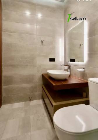 3 սենյականոց բնակարան Ազատության պողոտայում, 110 քմ, 2 սանհանգույց, բարձր առաստաղներ