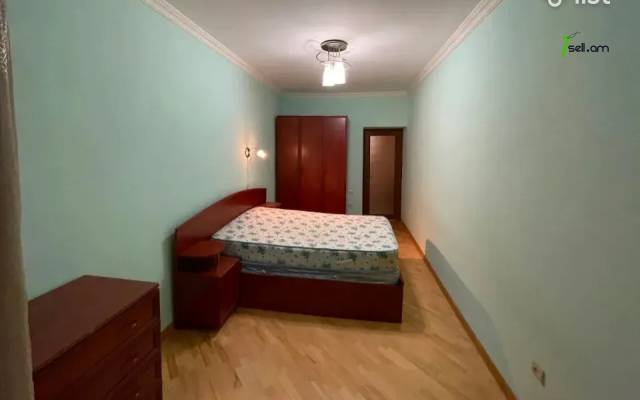 2 սենյականոց բնակարան Կոմիտասի պողոտայում, 60 քմ, բարձր առաստաղներ, կապիտալ վերանորոգված, քարե շենք