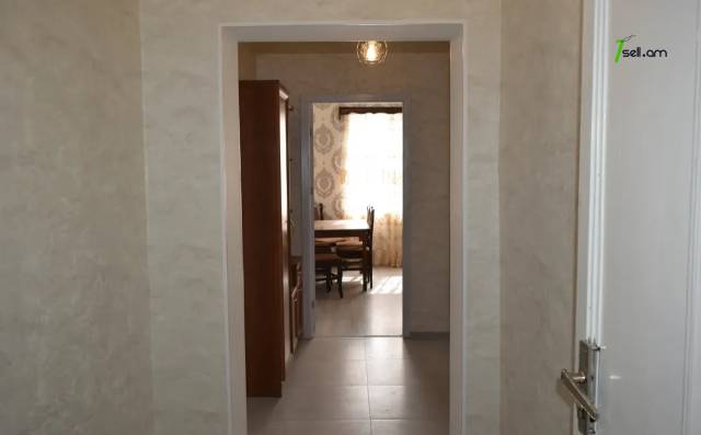 3 սենյականոց բնակարան, Խրիմյան Հայրիկ մայրուղի, 66 քմ, 2/4 հարկ, կապիտալ վերանորոգված