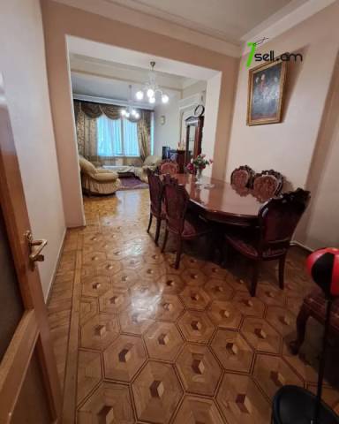 3 սենյականոց բնակարան Պարոնյան փողոցում, 95 ք.մ., բարձր առաստաղներ, 2/5 հարկ, կապիտալ վերանորոգված