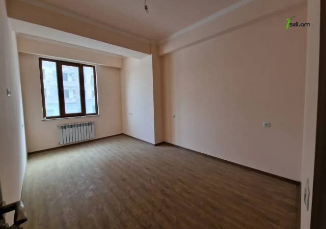 3 սենյականոց բնակարան նորակառույց շենքում Նիկողայոս Ադոնցի փողոցում, 90 ք.մ., բարձր առաստաղներ