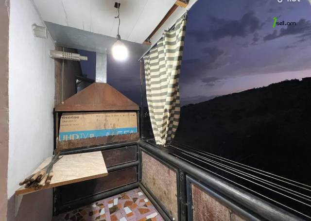 3 սենյականոց բնակարան Շահումյանի 1-ին փողոցում, 60 քմ, եվրովերանորոգված, քարե շենք