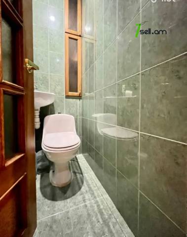 2 սենյականոց բնակարան նորակառույց շենքում Ամիրյան փողոցում, 65 ք.մ., 2 սանհանգույց, բարձր առաստաղներ