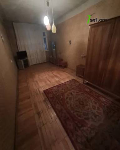 4 սենյականոց բնակարան Երվանդ Քոչարի փողոցում, 104 ք.մ., մի քանի պատշգամբ, նախավերջին հարկ