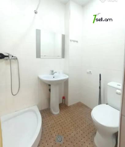 2 սենյականոց բնակարան նորակառույց շենքում Ադոնցի փողոցում, 50 ք.մ., բարձր առաստաղներ, 7/9 հարկ