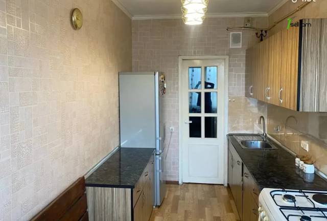 3 սենյականոց բնակարան, Չարենց թաղամաս, 82 քմ, 8/14 հարկ, կոսմետիկ վերանորոգում