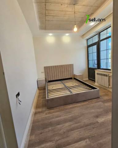 Երկու հարկանի քարե թաունհաուզ Ալբերտ Էյնշտեյնի փողոցում Քանաքեռավանում, 654 ք.մ., 3+ սանհանգույց