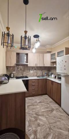 3 սենյականոց բնակարան Նալբանդյան փողոցում, 70 ք.մ., 3/6 հարկ, եվրովերանորոգված, քարե շենք